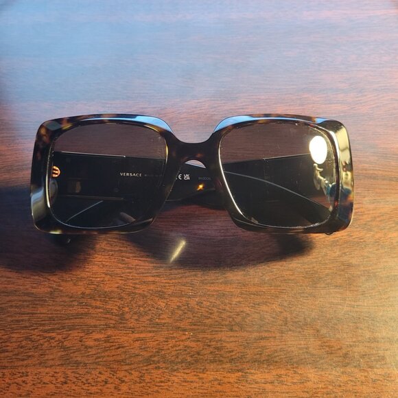 Versace Brown Tortoise Shell Frame Sunglasses - Picture 1 of 7